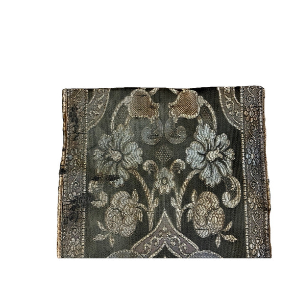 𝐂𝐡𝐚𝐫𝐦𝐢𝐧𝐠 𝐓𝐚𝐩𝐞𝐬𝐭𝐫𝐢𝐞𝐬 𝐭𝐨 𝐃𝐞𝐜𝐨𝐫𝐚𝐭𝐞  Genuine Antique 18th 17th Century Silk Embroidered Textile Runner Tapestry 50\